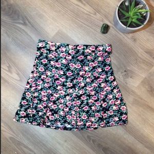 🌺2/$25🌺 Sans Souci stretchy mini bell skirt